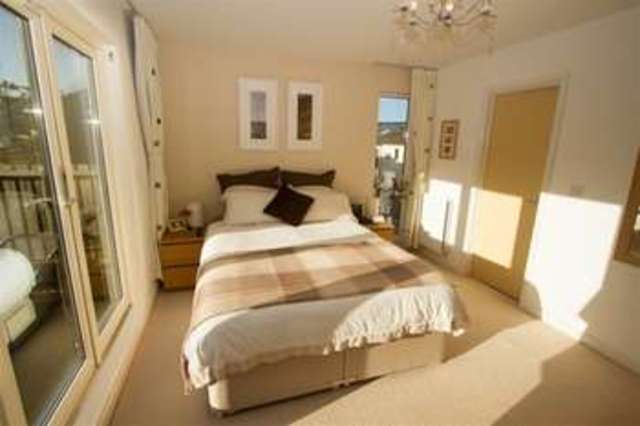  Image of 4 bedroom Terraced house for sale in Torlon Grove Street BA16 at Street, BA16 0FN
