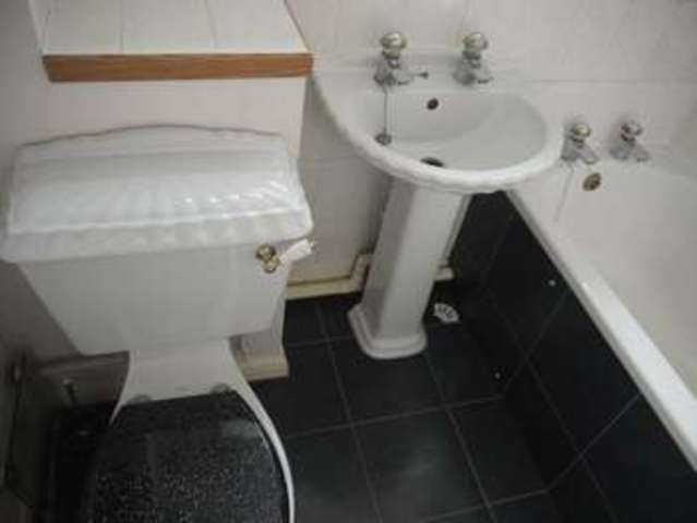  Image of 3 bedroom Detached house to rent in Totnes Close Eastleigh SO50 at Totnes Close  Eastleigh, SO50 4QW