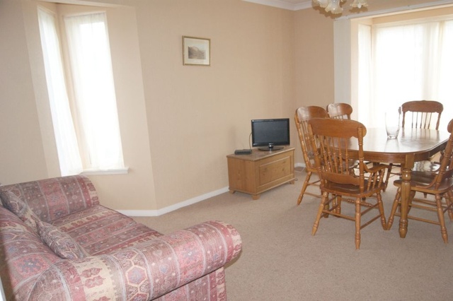 Image of 2 bedroom Flat to rent in Townhead Court Strathaven ML10 at Strathaven South Lanarkshire South Lanarkshire, ML10 6AU
