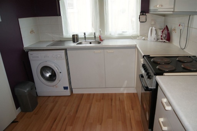  Image of 2 bedroom Flat to rent in Townhead Court Strathaven ML10 at Strathaven South Lanarkshire South Lanarkshire, ML10 6AU