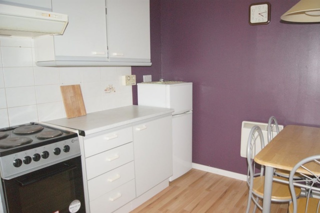  Image of 2 bedroom Flat to rent in Townhead Court Strathaven ML10 at Strathaven South Lanarkshire South Lanarkshire, ML10 6AU