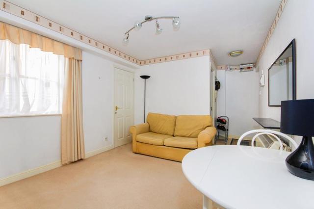  Image of Flat for sale in Transom Close London SE16 at Transom Close  Surrey Quays, SE16 7FH