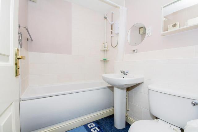  Image of Flat for sale in Transom Close London SE16 at Transom Close  Surrey Quays, SE16 7FH