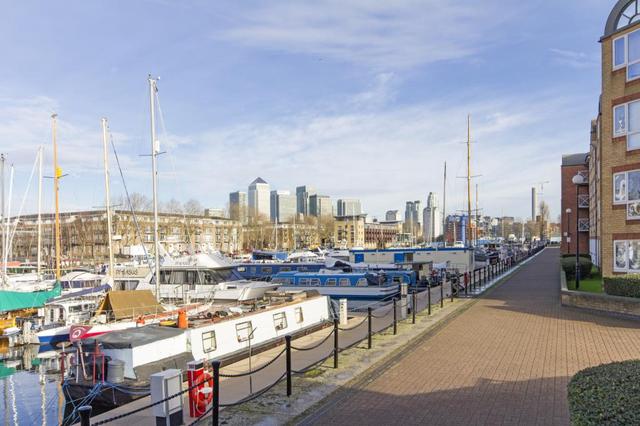  Image of Flat for sale in Transom Close London SE16 at Transom Close  Surrey Quays, SE16 7FH