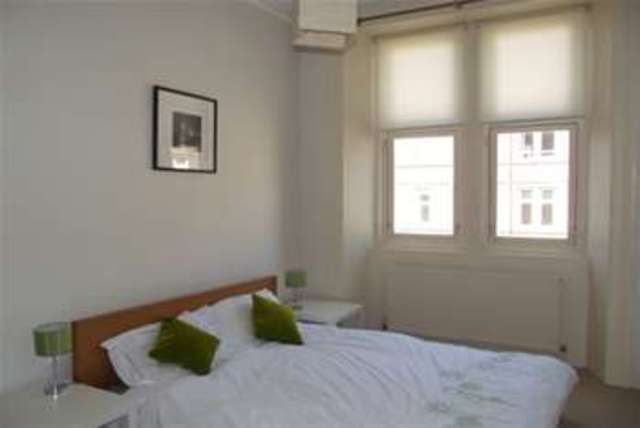  Image of 2 bedroom Flat to rent in Trefoil Avenue Shawlands Glasgow G41 at Glasgow, G41 3PB