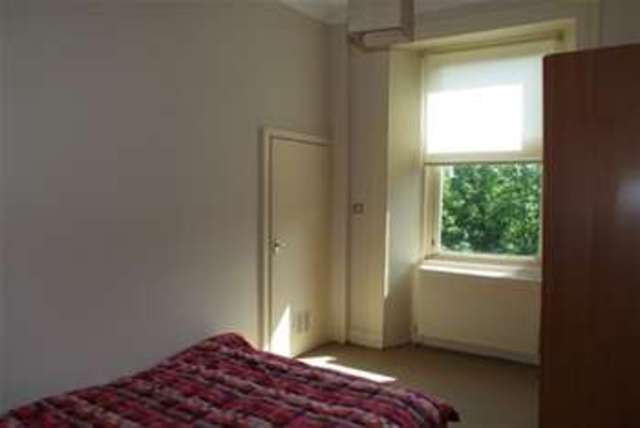  Image of 2 bedroom Flat to rent in Trefoil Avenue Shawlands Glasgow G41 at Glasgow, G41 3PB