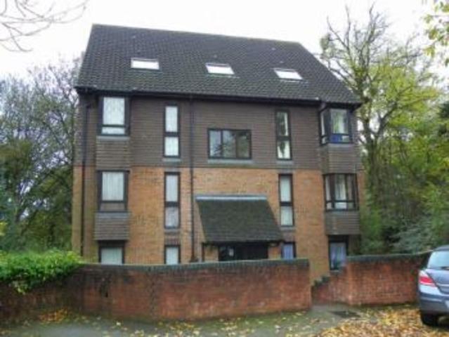  Image of 1 bedroom Flat to rent in Tremona Road Southampton SO16 at Tremona Road  Southampton, SO16 6TH