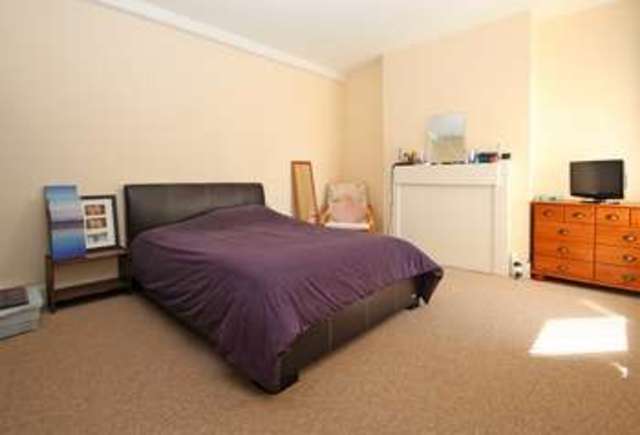  Image of 2 bedroom Flat for sale in Tuckton Road Southbourne Bournemouth BH6 at Tuckton Road Tuckton Bournemouth, BH6 3JY