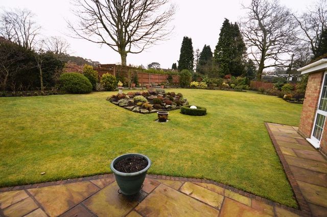  Image of 4 bedroom Detached house for sale in Tudor Close Grayshott Hindhead GU26 at Tudor Close Grayshott Hindhead, GU26 6HP