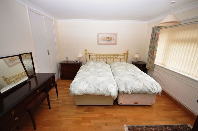  Image of 4 bedroom Detached house for sale in Tudor Close Grayshott Hindhead GU26 at Tudor Close Grayshott Hindhead, GU26 6HP