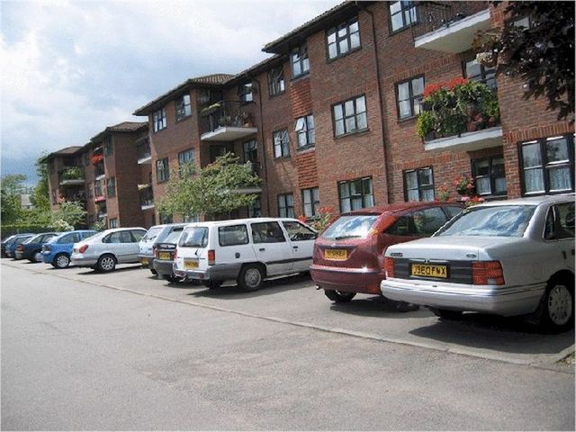  Image of 1 bedroom Retirement Property for sale in Hatherley Crescent Sidcup DA14 at Hatherley Crescent  Sidcup, DA14 4HY