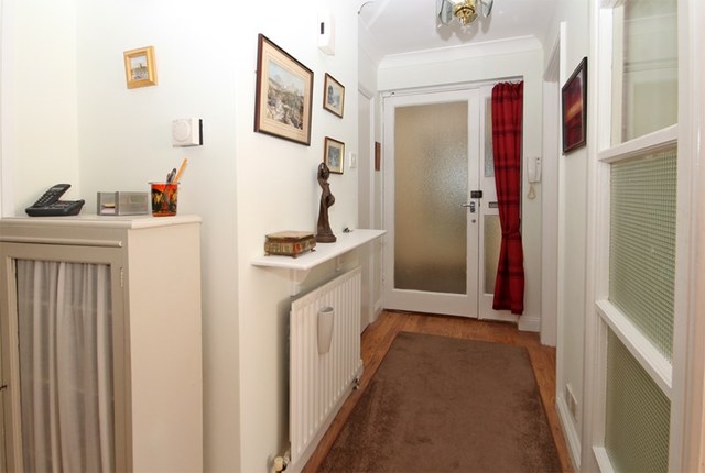  Image of 2 bedroom Flat for sale in Twynham Road Southbourne Bournemouth BH6 at Twynham Road Southbourne Bournemouth, BH6 3HB