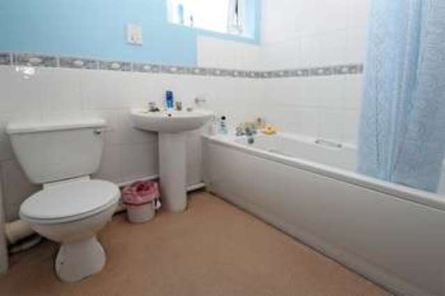  Image of 2 bedroom Flat for sale in Twynham Road Southbourne Bournemouth BH6 at Twynham Road Southbourne Bournemouth, BH6 3EZ