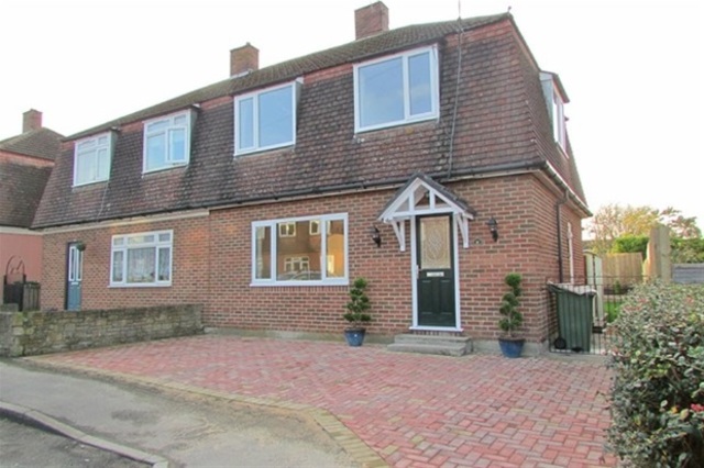  Image of 3 bedroom Semi-Detached house for sale in Tynings Road Street BA16 at Street, BA16 0QA