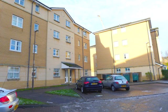  Image of 2 bedroom Flat to rent in Tytler Gardens Edinburgh EH8 at Abbeyhill Edinburgh Edinburgh, EH8 8HQ
