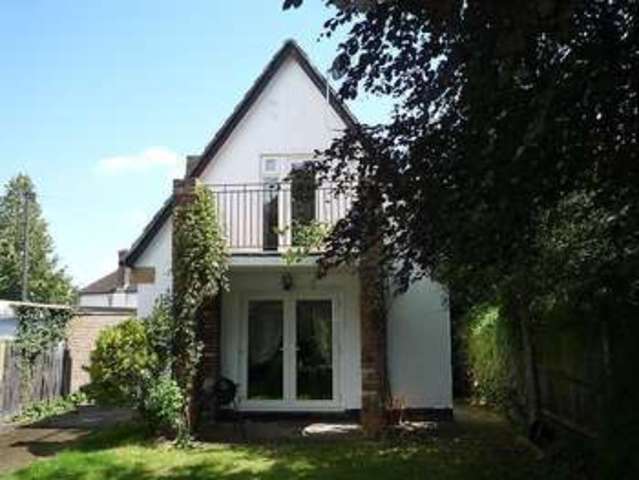  Image of 2 bedroom Detached house to rent in Upland Road Sutton SM2 at Sutton, SM2 5JE