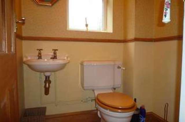  Image of 2 bedroom Detached house to rent in Upland Road Sutton SM2 at Sutton, SM2 5JE