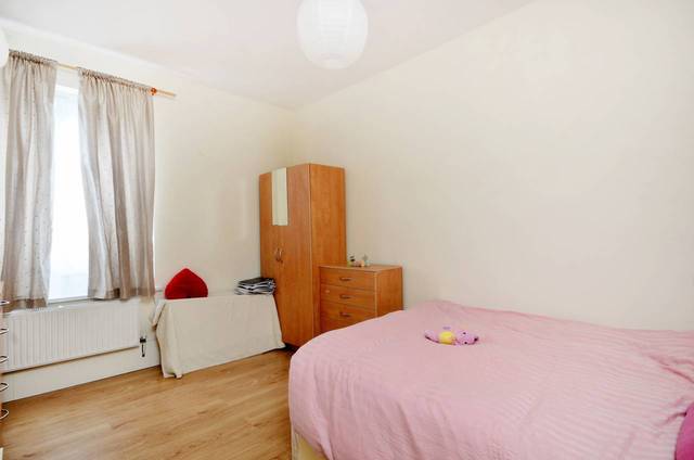  Image of 3 bedroom Flat for sale in Upper Clapton Road London E5 at Upper Clapton Road  Upper Clapton, E5 9BZ