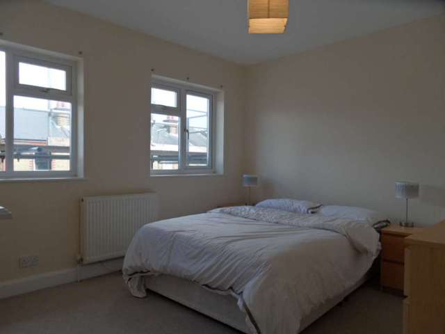  Image of 1 bedroom House Share to rent in Upper Court Road Epsom KT19 at Upper Court Road  Epsom, KT19 8RE