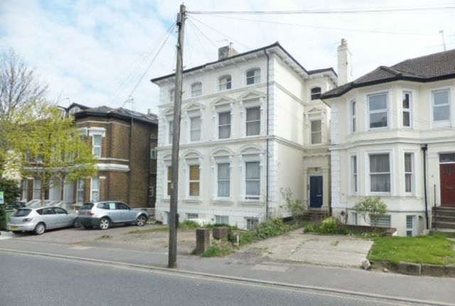  Image of 1 bedroom Flat for sale in Upper Grosvenor Road Tunbridge Wells TN1 at Tunbridge Wells, TN1 2EP