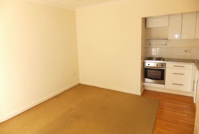  Image of 1 bedroom Flat for sale in Upper Grosvenor Road Tunbridge Wells TN1 at Tunbridge Wells, TN1 2EP