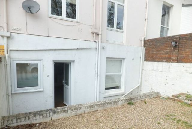  Image of 1 bedroom Flat for sale in Upper Grosvenor Road Tunbridge Wells TN1 at Tunbridge Wells, TN1 2EP