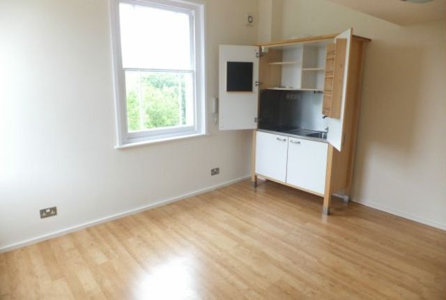  Image of Flat for sale in Upper Grosvenor Road Tunbridge Wells TN1 at Tunbridge Wells, TN1 2BH
