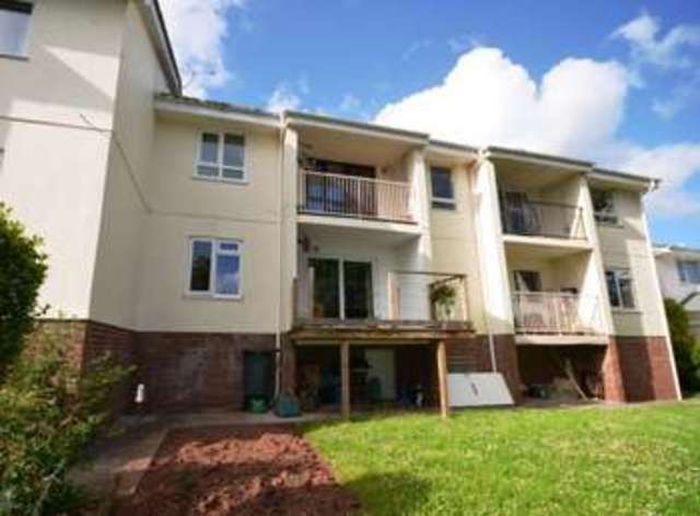  Image of 2 bedroom Flat for sale in Upper Longlands Dawlish EX7 at Upper Longlands  Dawlish, EX7 9DB