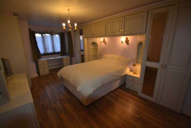  Image of 2 bedroom Apartment to rent in Upper Park Road Salford M7 at Upper Park Road Broughton Park Salford, M7 4JB