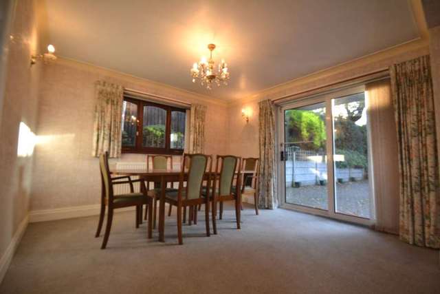  Image of 2 bedroom Apartment to rent in Upper Park Road Salford M7 at Upper Park Road Broughton Park Salford, M7 4JB