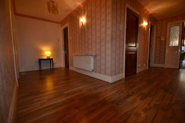  Image of 2 bedroom Apartment to rent in Upper Park Road Salford M7 at Upper Park Road Broughton Park Salford, M7 4JB
