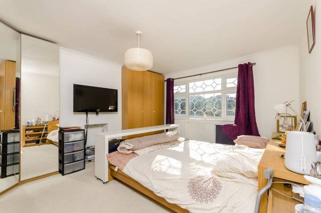  Image of 4 bedroom Detached house for sale in Upton Gardens Harrow HA3 at Upton Gardens  Kenton, HA3 0DL