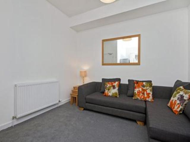  Image of 2 bedroom Flat to rent in Urquhart Road Aberdeen AB24 at Aberdeen  Aberdeen, AB24 5LN