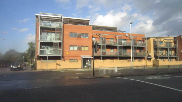  Image of 2 bedroom Flat to rent in Uxbridge Road Hayes UB4 at Middlesex  Hayes, UB4 8JB