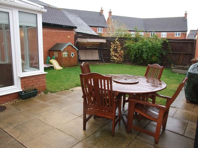  Image of 4 bedroom Detached house for sale in Vale Close Loughborough LE11 at Vale Close  Loughborough, LE11 2GZ