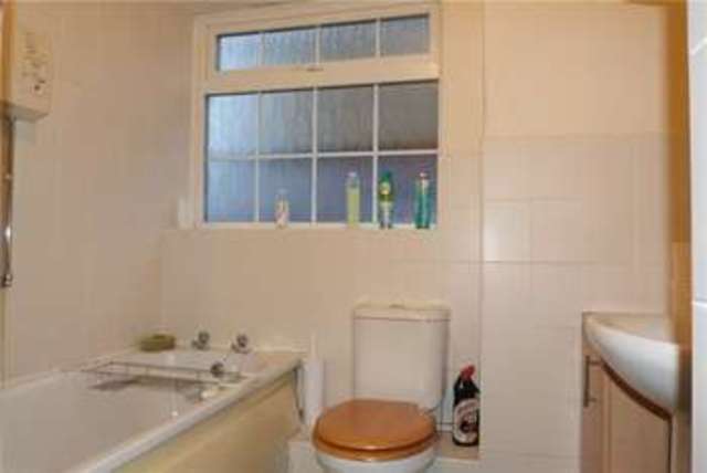  Image of 2 bedroom Apartment for sale in Valley Drive Ilkley LS29 at Ben Rhydding Ilkley Denton, LS29 8PA