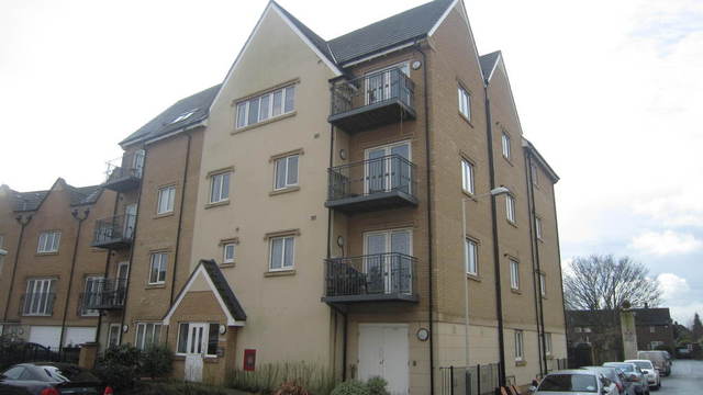  Image of 2 bedroom Apartment for sale in Varcoe Gardens Hayes UB3 at Middlesex  Hayes, UB3 2FJ