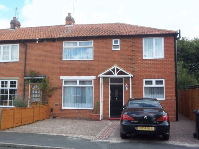 Image of 5 bedroom Semi-Detached house to rent in Vegal Crescent Englefield Green Egham TW20 at Vegal Crescent Englefield Green Egham, TW20 0PZ