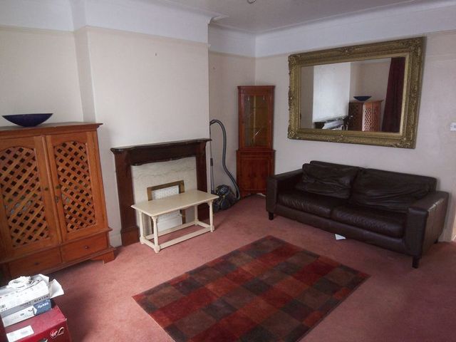  Image of 5 bedroom Semi-Detached house to rent in Vegal Crescent Englefield Green Egham TW20 at Vegal Crescent Englefield Green Egham, TW20 0PZ