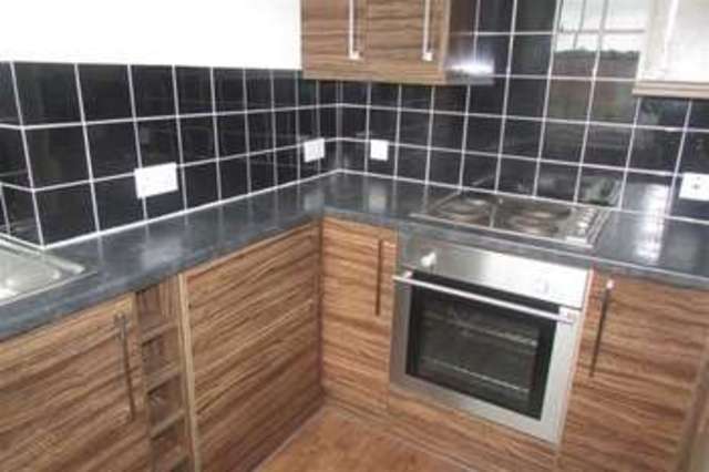  Image of 2 bedroom Flat for sale in Vestry Road Street BA16 at Street, BA16 0HY