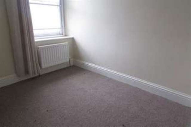  Image of 2 bedroom Flat for sale in Vestry Road Street BA16 at Street, BA16 0HY