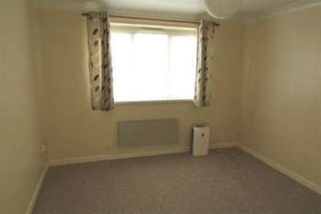  Image of 1 bedroom Flat for sale in Vestry Road Street BA16 at Street, BA16 0HX
