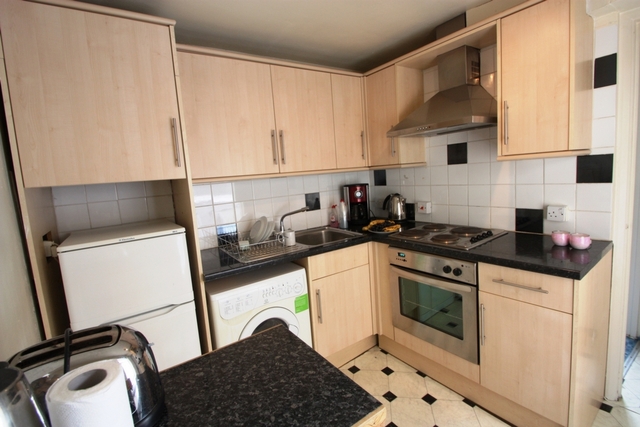  Image of 1 bedroom Flat for sale in Vicarage Crescent London SW11 at Vicarage Crescent  London, SW11 3LP