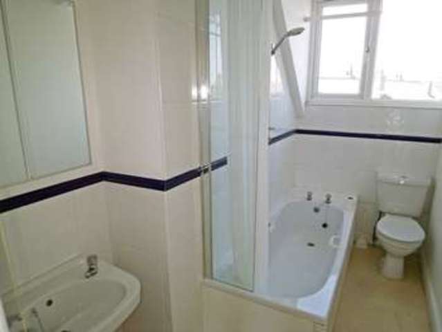  Image of 2 bedroom Flat for sale in Victoria Road Retford DN22 at Victoria Road  Retford, DN22 7DQ
