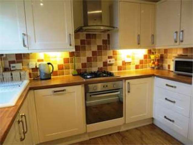  Image of 2 bedroom Terraced house for sale in Victoria Road Southend-on-Sea SS1 at Victoria Road Southend on sea Southend-on-Sea, SS1 2AE