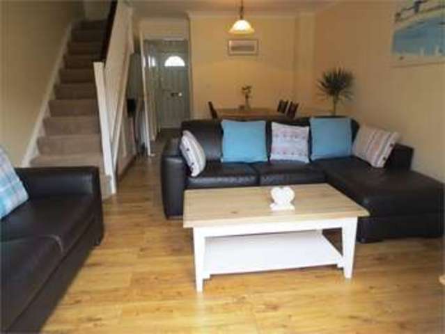  Image of 2 bedroom Terraced house for sale in Victoria Road Southend-on-Sea SS1 at Victoria Road Southend on sea Southend-on-Sea, SS1 2AE