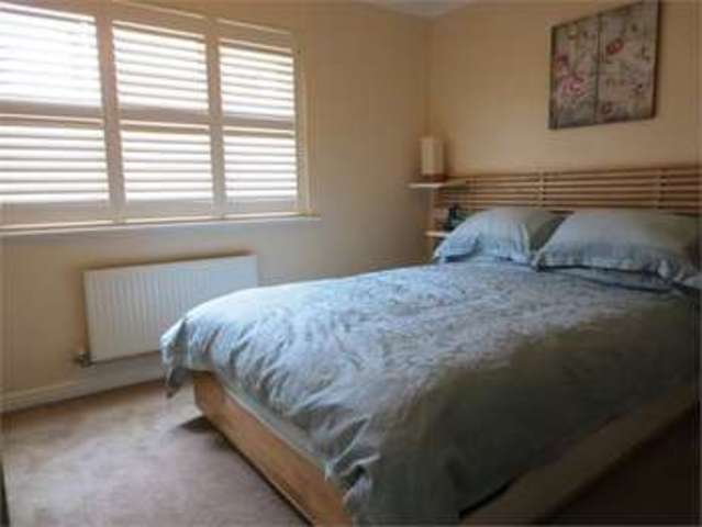  Image of 2 bedroom Terraced house for sale in Victoria Road Southend-on-Sea SS1 at Victoria Road Southend on sea Southend-on-Sea, SS1 2AE