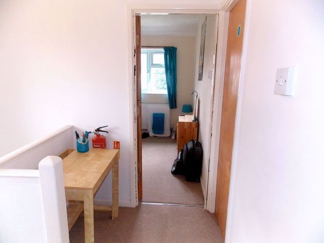  Image of 4 bedroom Semi-Detached house to rent in Violet Avenue Uxbridge UB8 at Violet Avenue  Uxbridge, UB8 3PP
