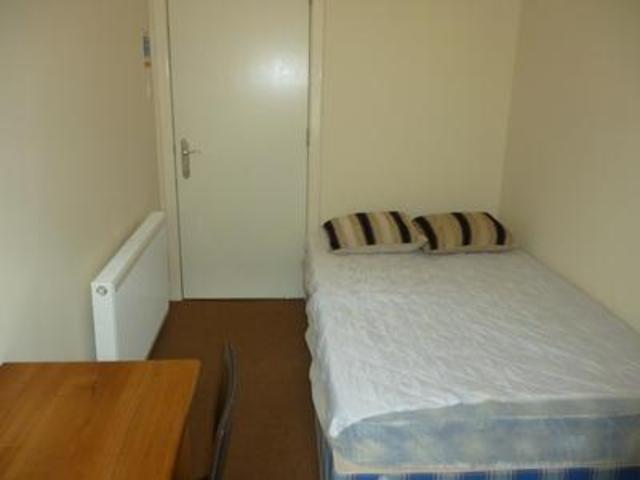  Image of 3 bedroom Flat to rent in Viewfield Street Stirling FK8 at Stirling  Stirling, FK8 1UA