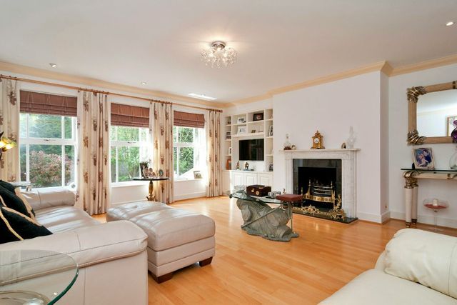  Image of 4 bedroom Town House for sale in Cypress Court Virginia Water GU25 at St Anns Park  Virginia Water, GU25 4TB